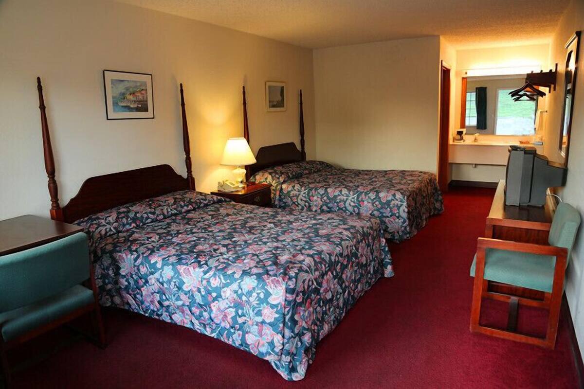 Standard Room, 2 Queen Beds, Non Smoking