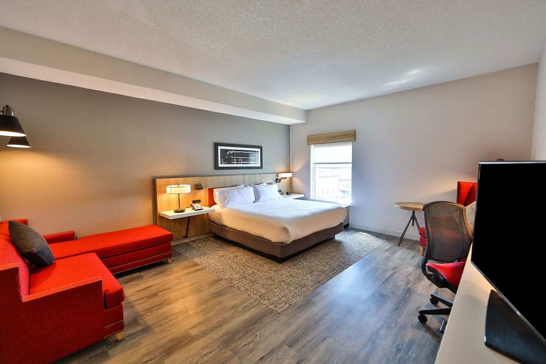 Hypo-allergenic bedding, down comforters, in-room safe