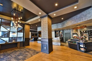 Lobby - Hilton Garden Inn Savannah Historic District (Savannah)