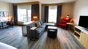 Suite – junior, tilgjengelighetstilpasset (King Bed with Murphy Bed, Hearing)