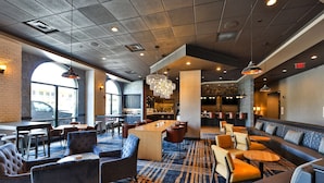 Lobby-lounge