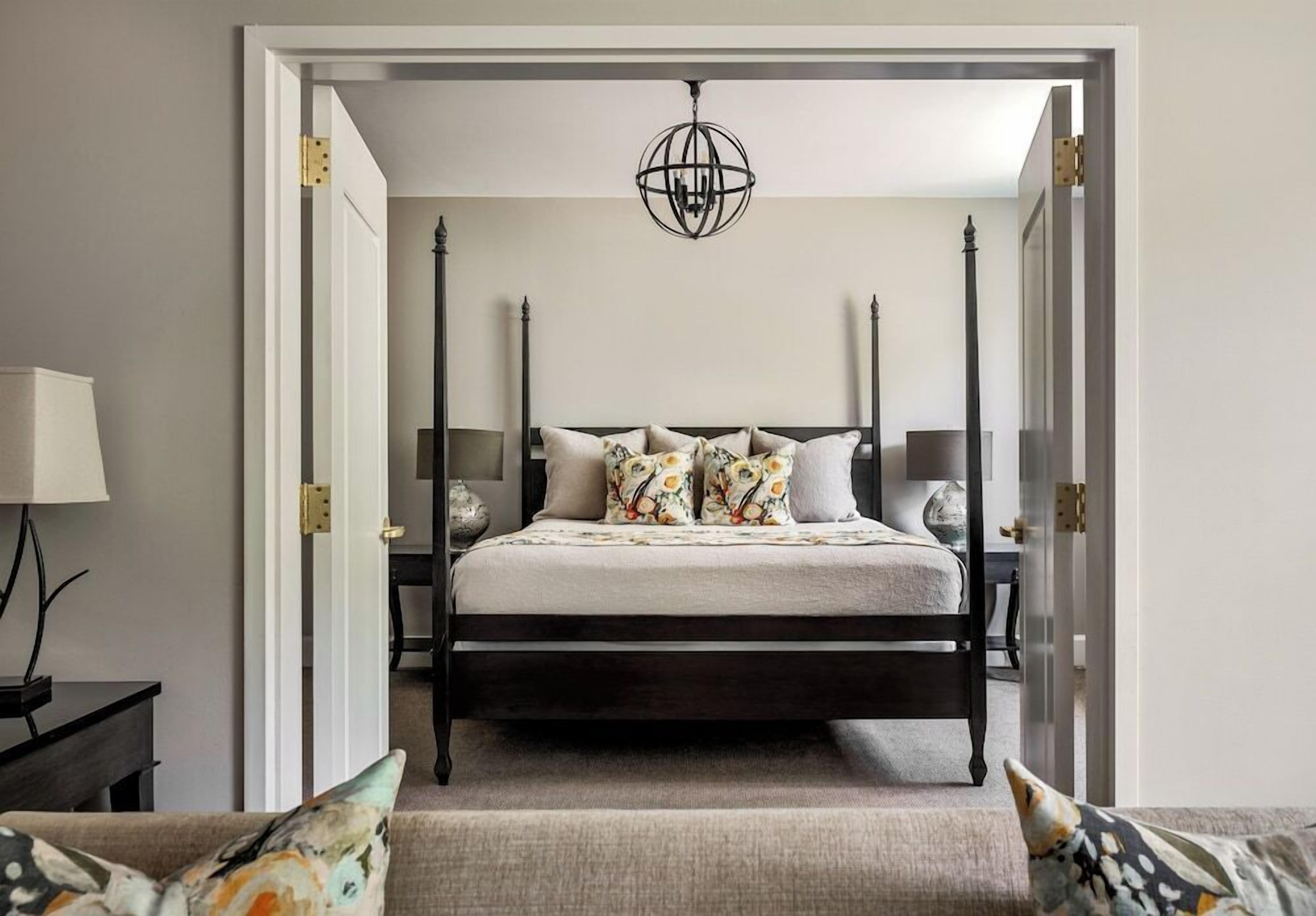 Sábanas de algodón egipcio, ropa de cama de alta calidad y minibar 