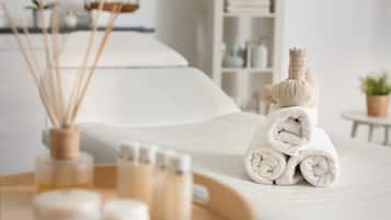 Couples treatment room(s), body treatments, hydrotherapy, aromatherapy