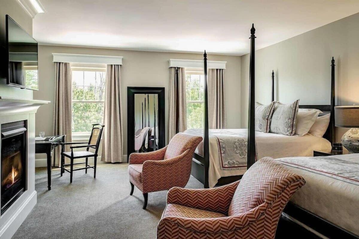 Egyptian cotton sheets, premium bedding, minibar, in-room safe