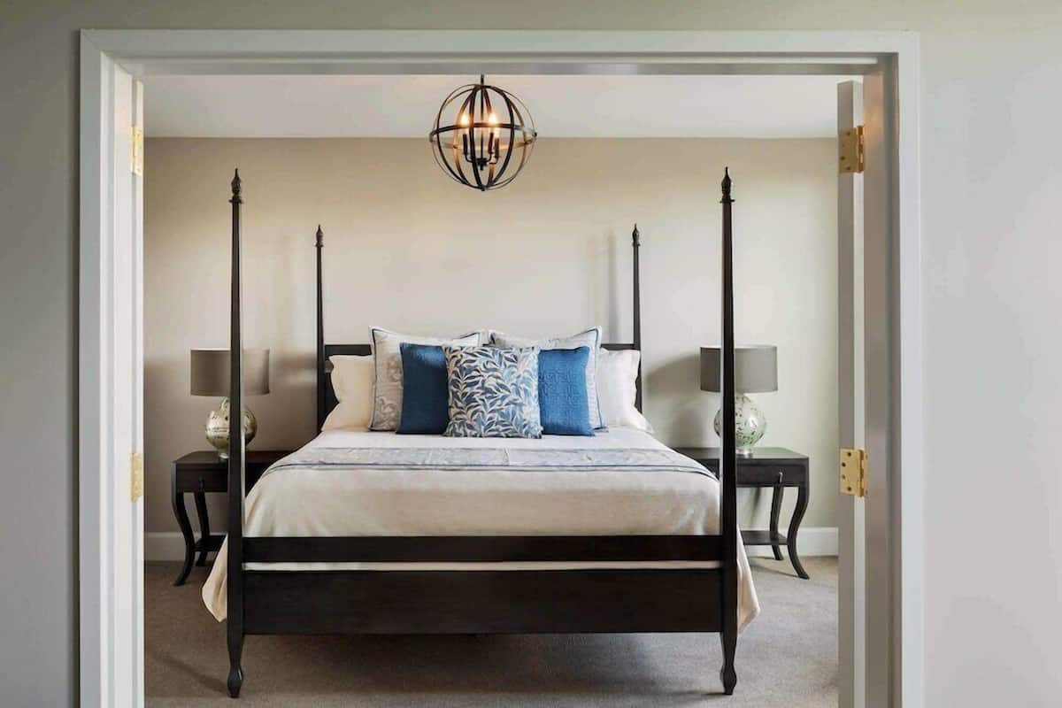 Egyptian cotton sheets, premium bedding, minibar, in-room safe