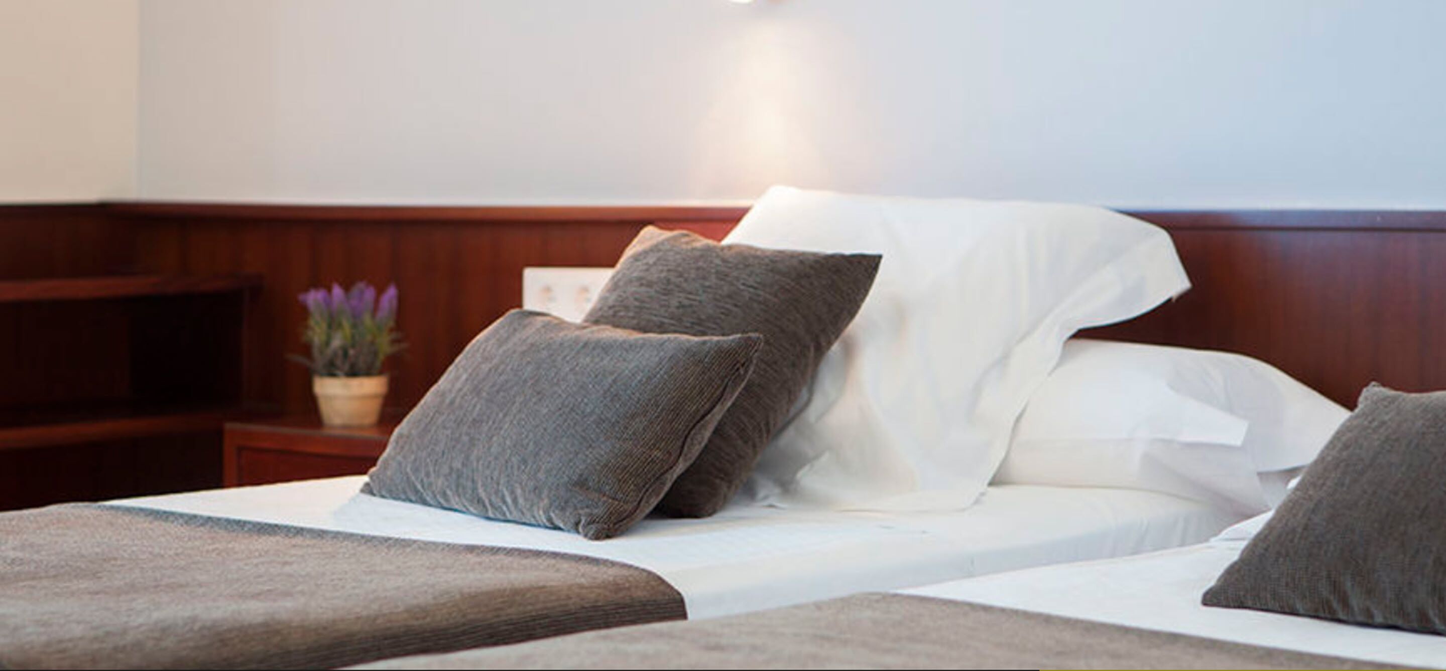 1 bedroom, down duvets, minibar, in-room safe