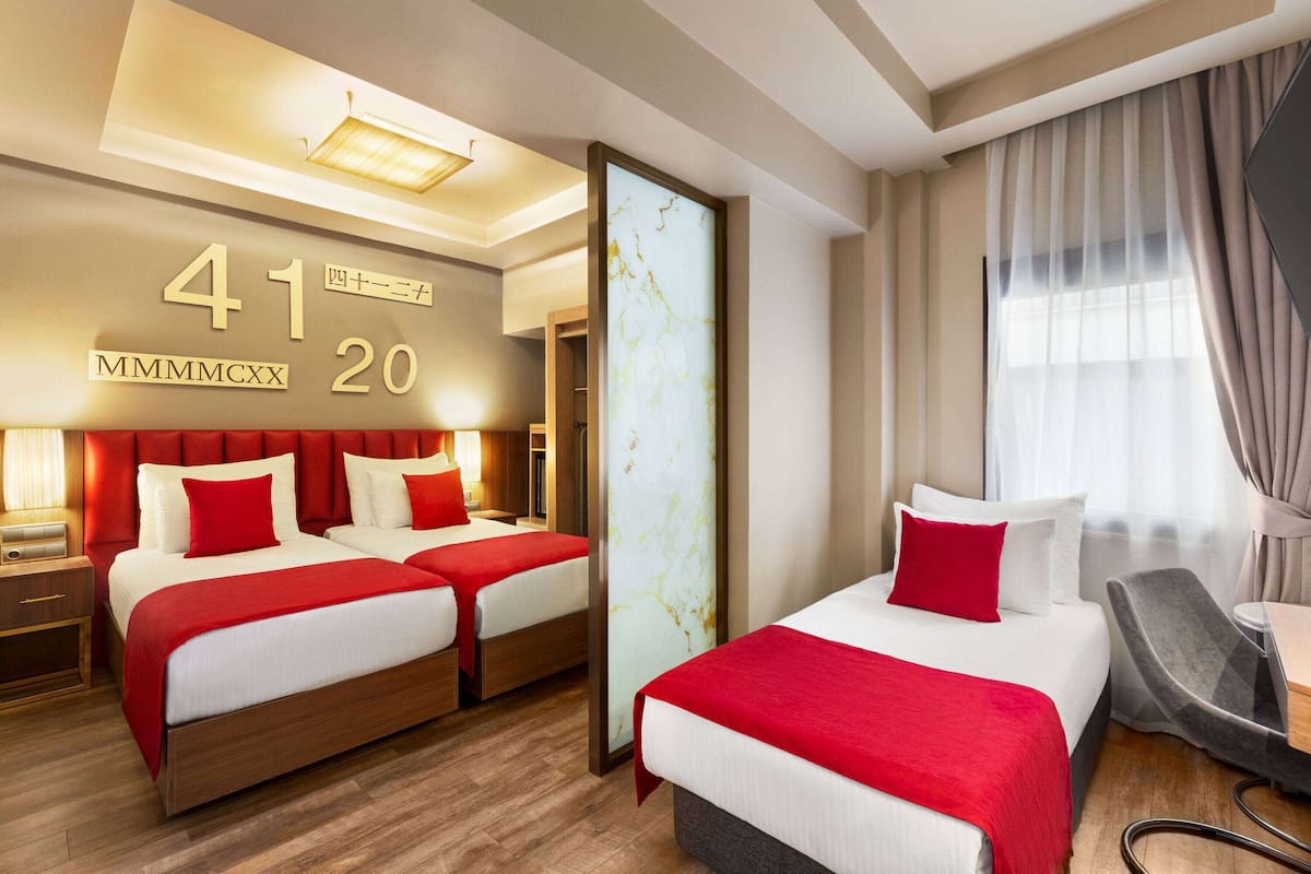 Premium bedding, minibar, in-room safe, desk