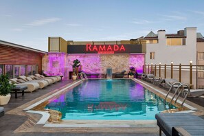 Indoor pool, seasonal outdoor pool - Ramada by Wyndham Istanbul Pera (Istanbul)