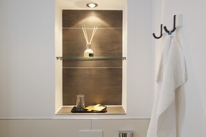 Chambre Double Standard, 1 grand lit | Salle de bain