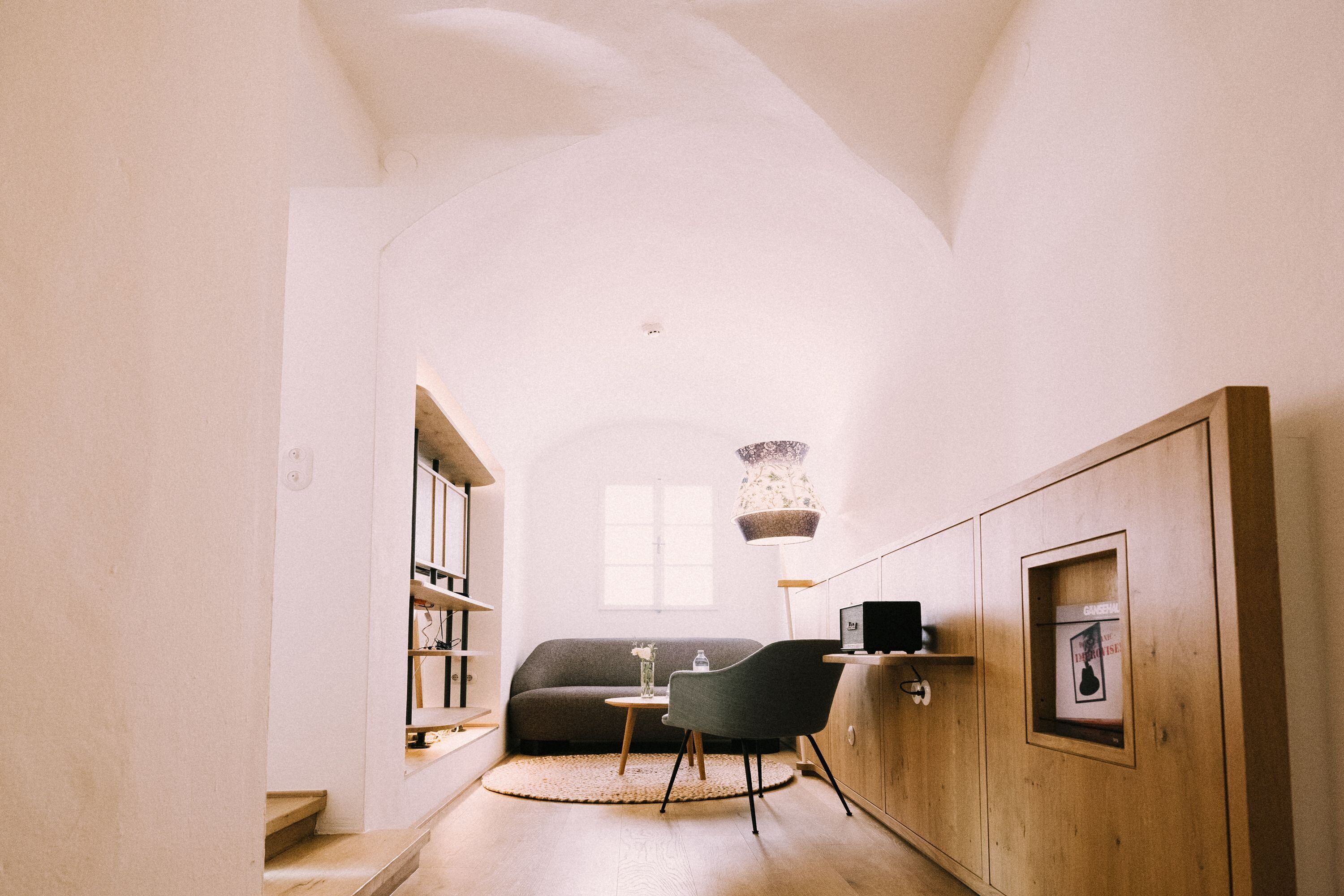 hypo-allergenic bedding, in-room safe, individually furnished