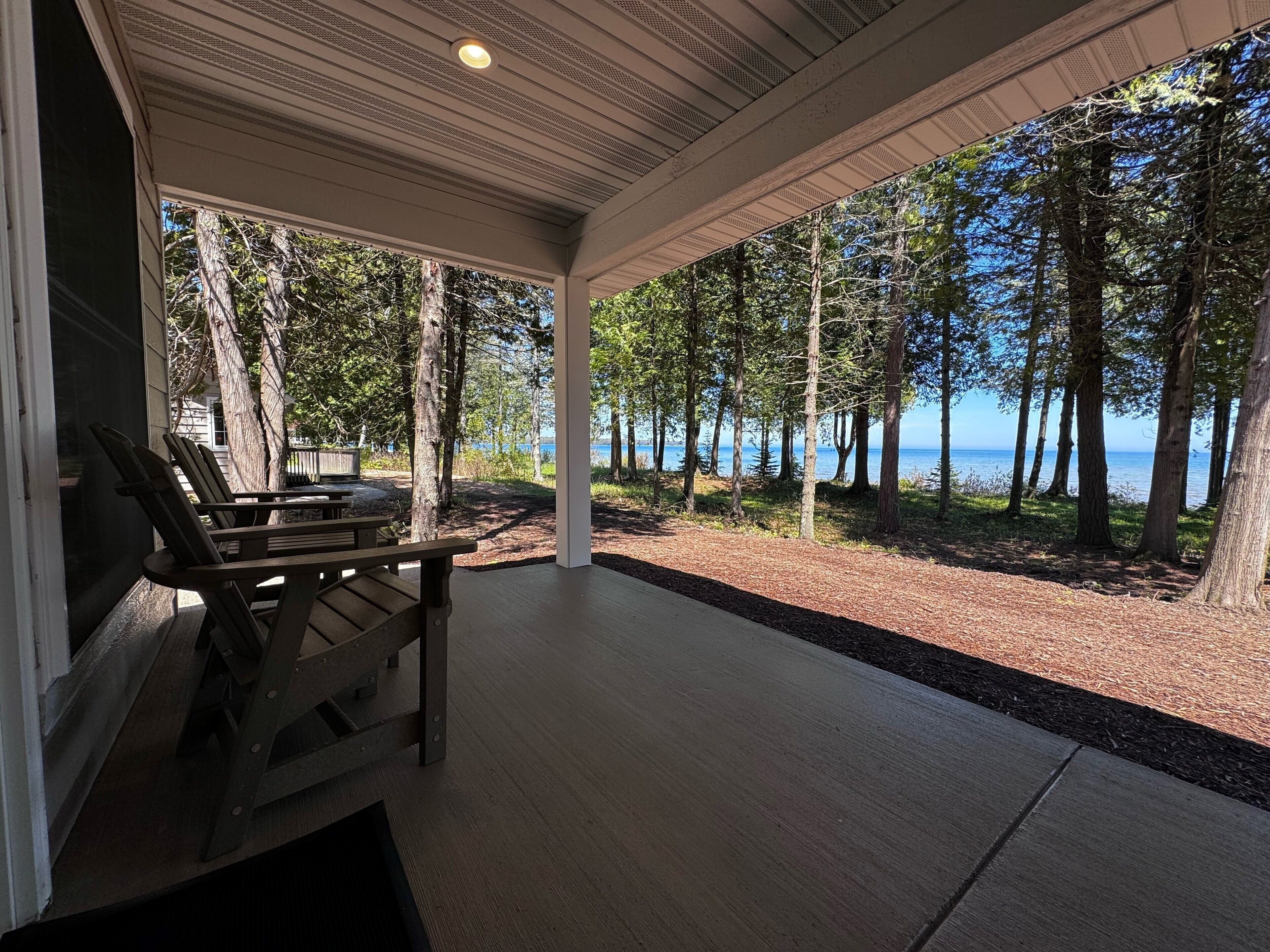 Premier Cabin, 1 King Bed, Patio, Lake View | Terrace/patio
