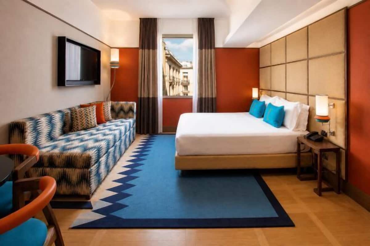 Premium bedding, down duvets, minibar, in-room safe