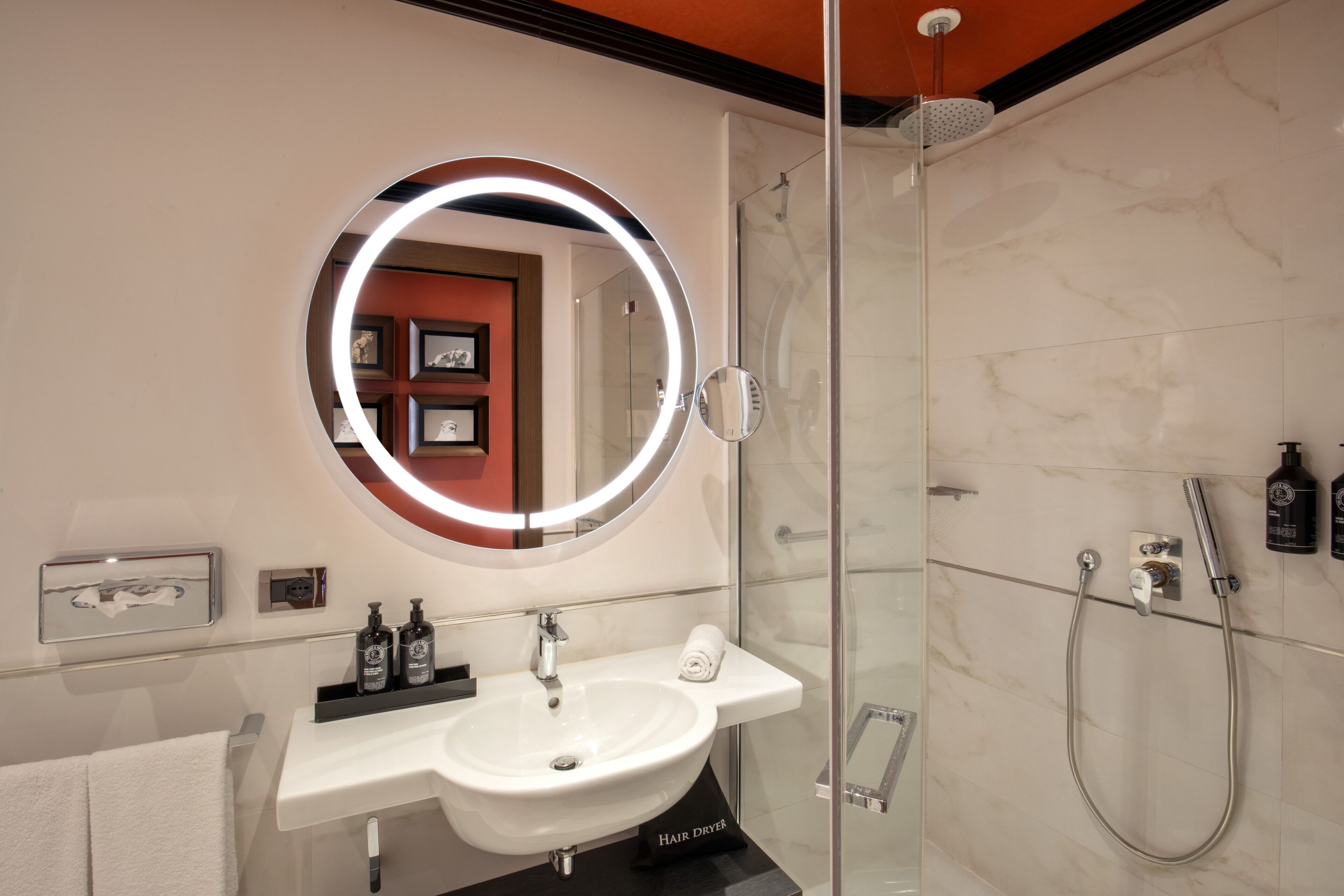 Foto - The Independent Hotel