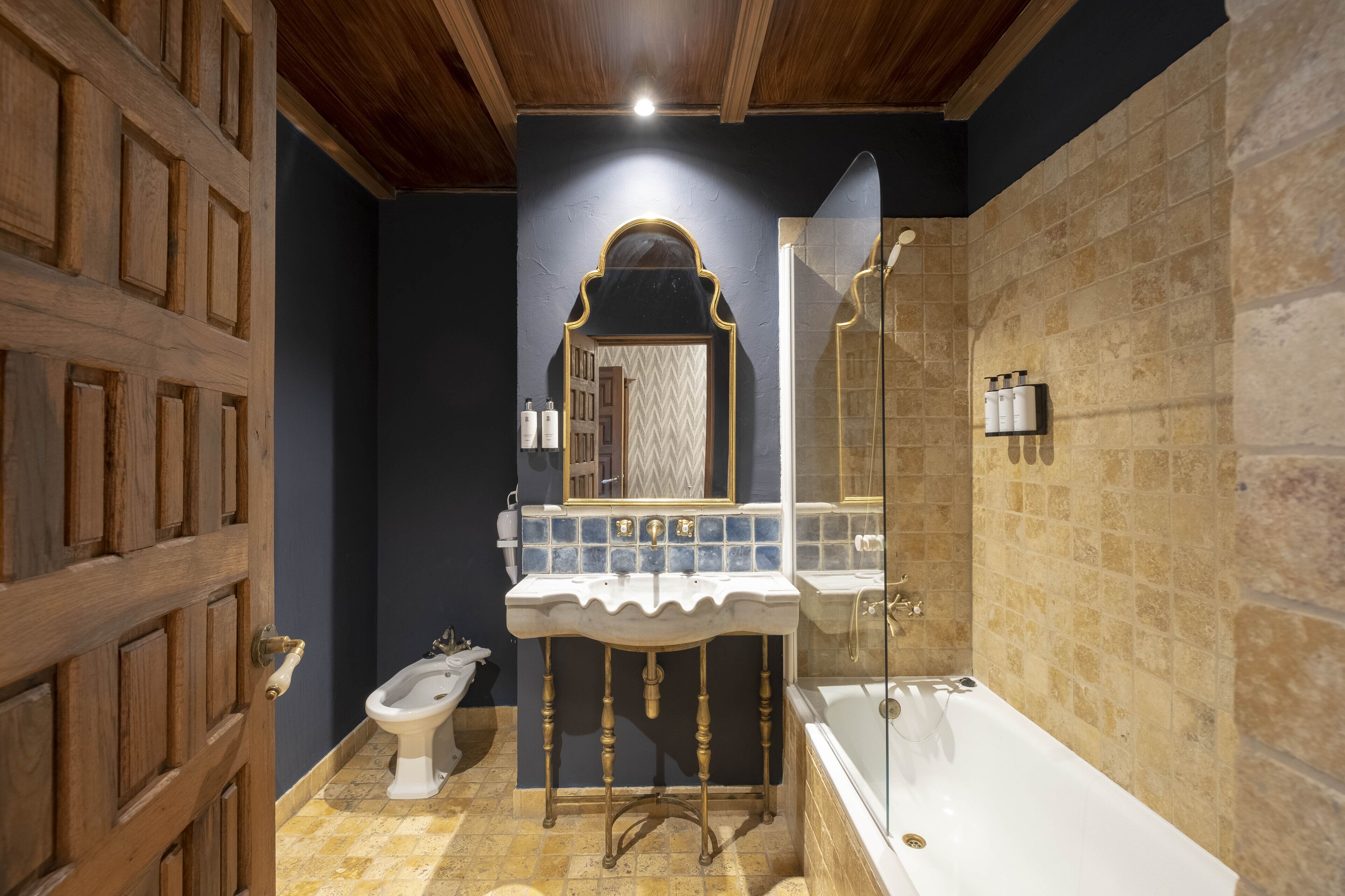 single room | bathroom | designer toiletries, hair dryer, bidet, towels