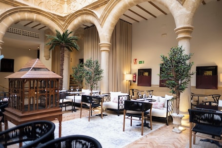 Standard Double Room | Egyptian cotton sheets, down comforters, minibar, in-room safe