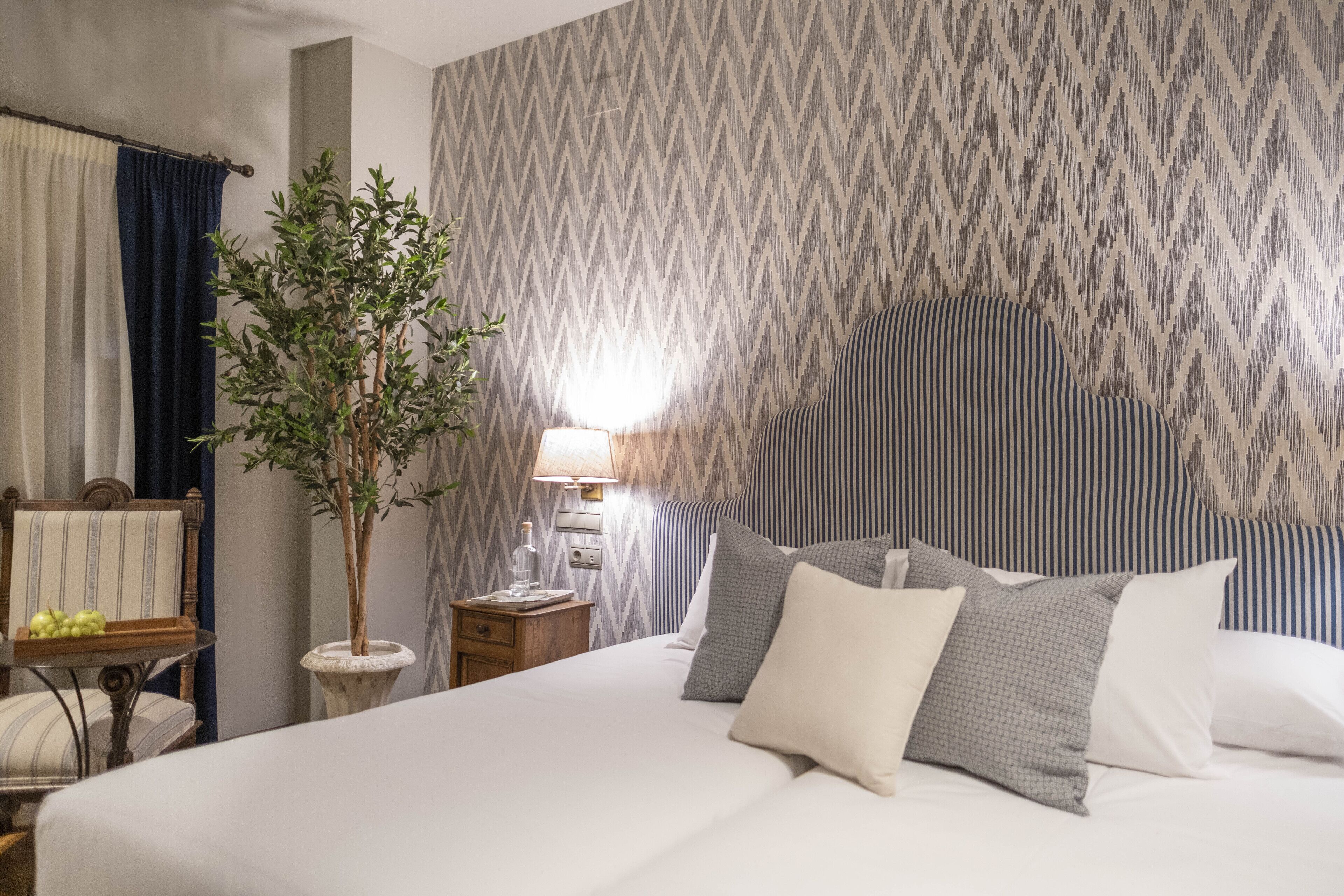 standard double room | 1 bedroom, egyptian cotton sheets, down duvets, minibar