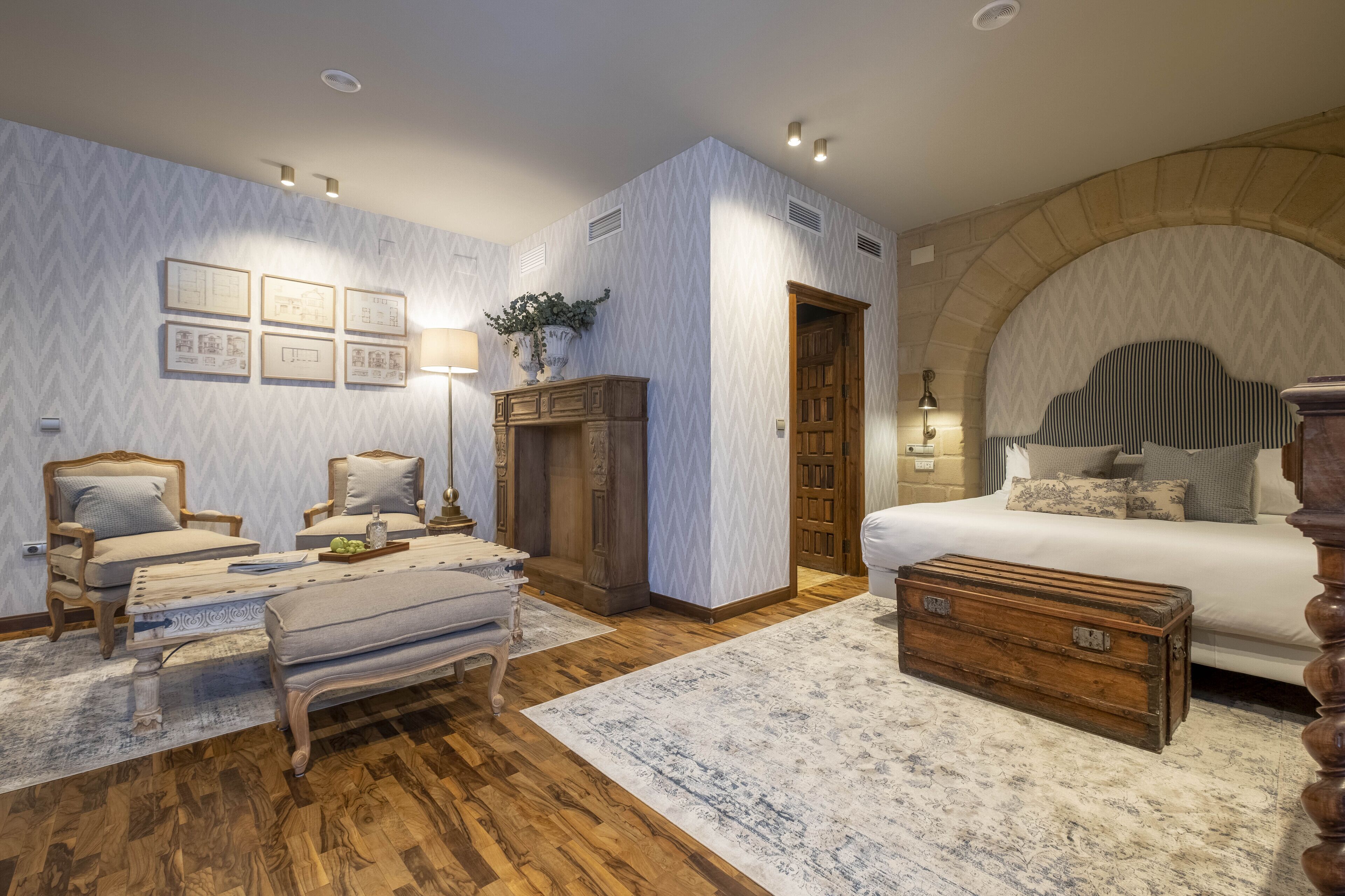 junior suite | 1 bedroom, egyptian cotton sheets, down duvets, minibar