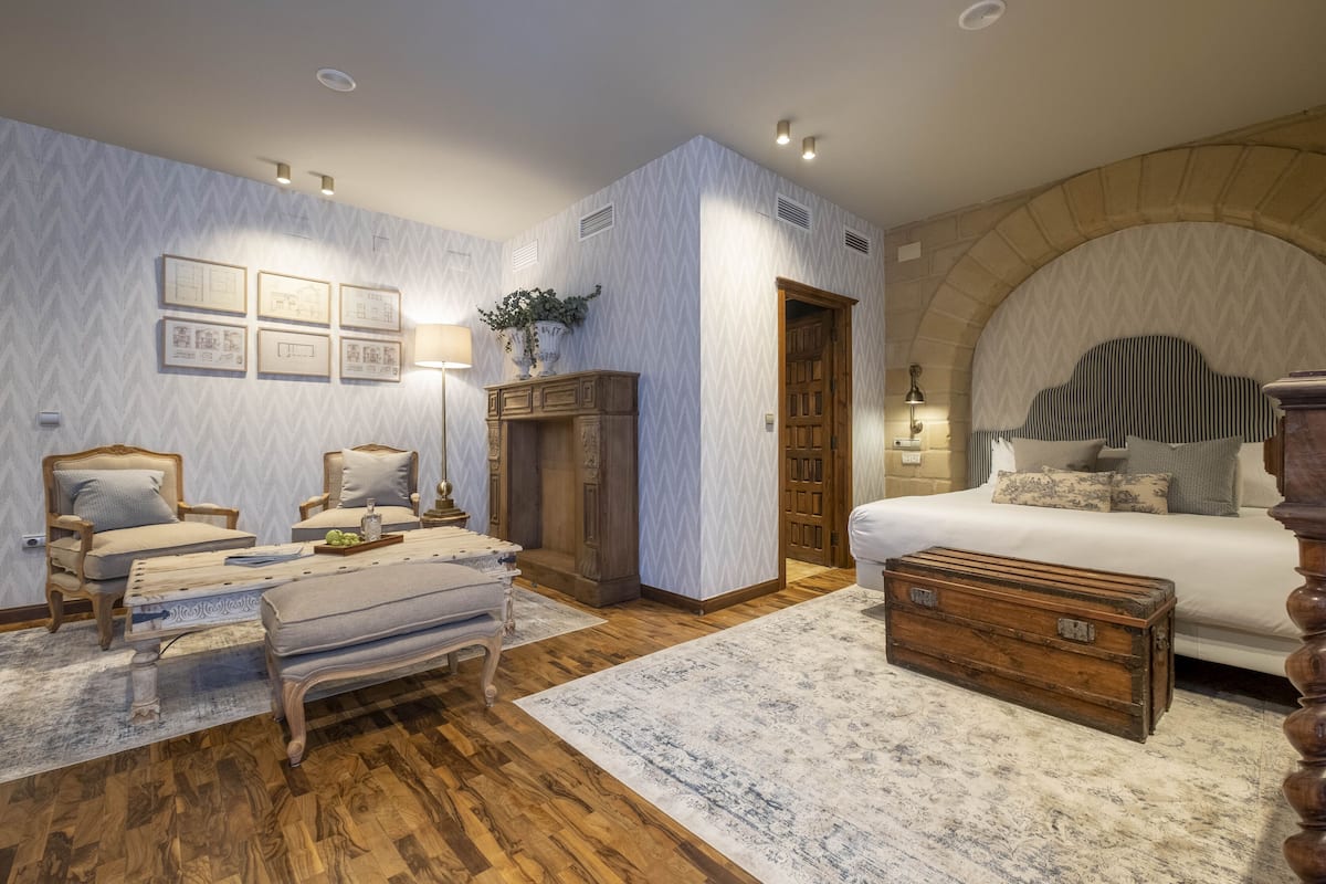 junior suite | 1 bedroom, egyptian cotton sheets, down duvets, minibar