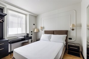 Standard Single Room | Premium bedding, down comforters, memory foam beds, minibar