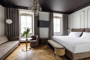 Ropa de cama hipoalergénica, cubrecamas y minibar 