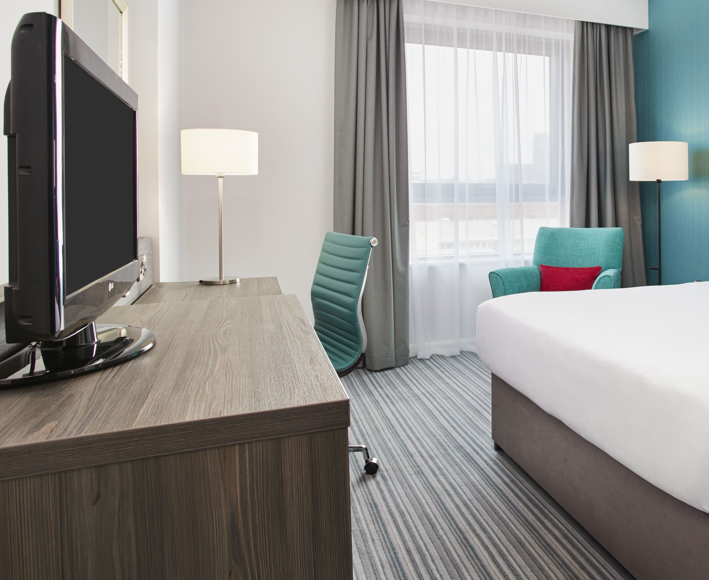 desk, laptop workspace, iron/ironing board, free wifi