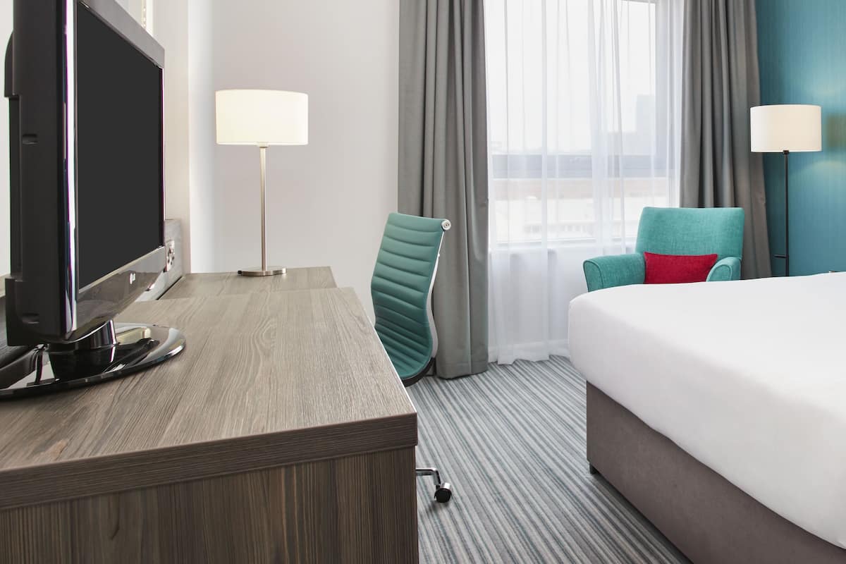 desk, laptop workspace, iron/ironing board, free wifi