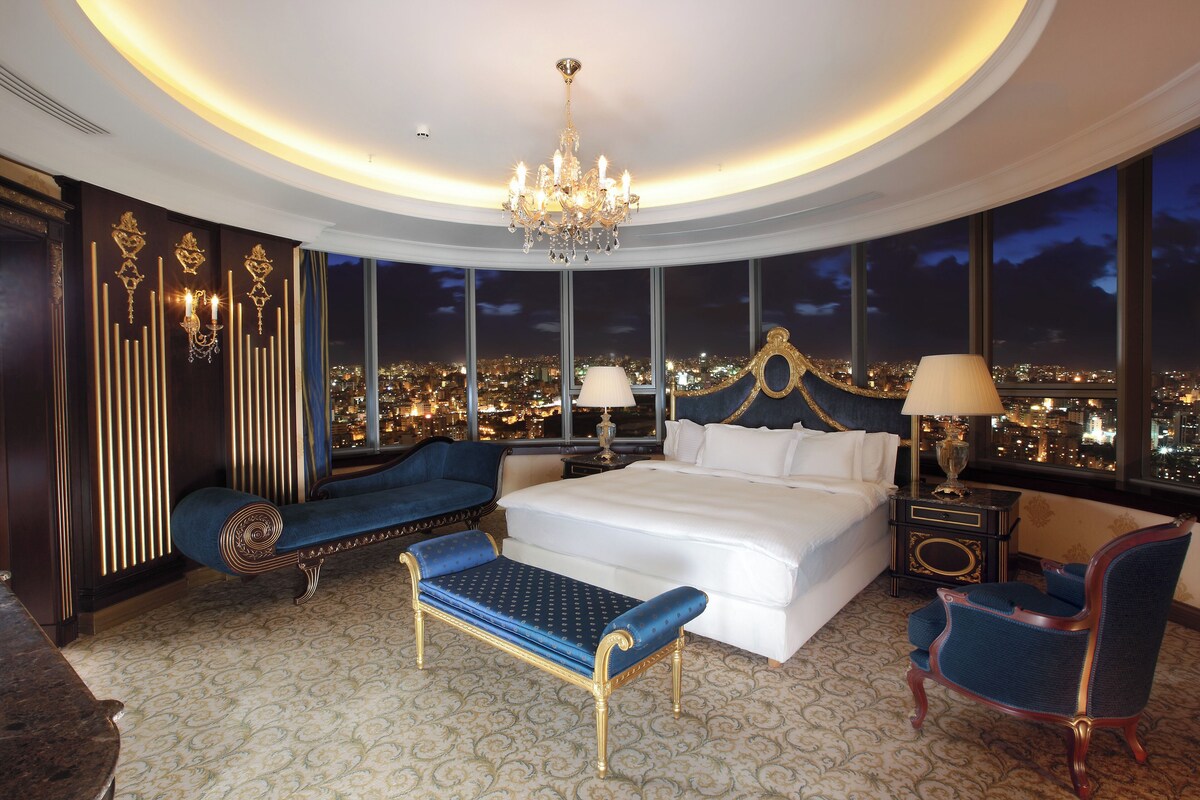Penthouse Suite