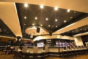 Serves lunch, dinner, and happy hour - Al Habtoor Grand (Sin El Fil)