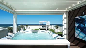 Luxury Suite | Terrace/patio