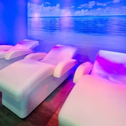 Sauna, hot tub, steam room, Turkish bath/hammam, body treatments