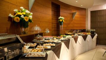 Free daily buffet breakfast