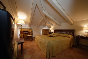 Suite | Literie de qualité supérieure, minibar, coffres-forts dans les chambres