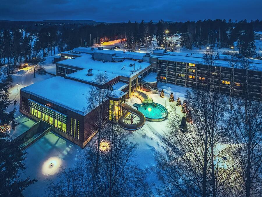 Cots/infant beds, free WiFi, bed sheets