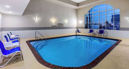 La Quinta Inn & Suites by Wyndham Dallas Mesquite