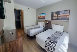 Suite, 2 Queen Beds, Non Smoking