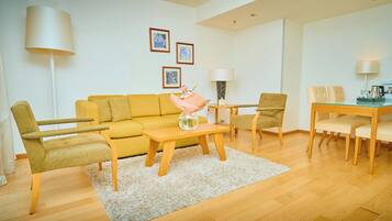 Panoramic Suite, 1 Double Bed, Terrace, Sea View | Living area