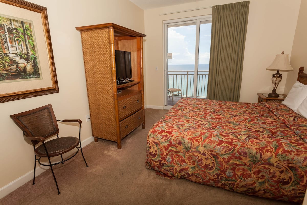 House, Multiple Beds (Apartment)