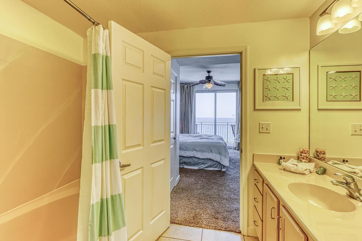 House, Multiple Beds (Apartment)