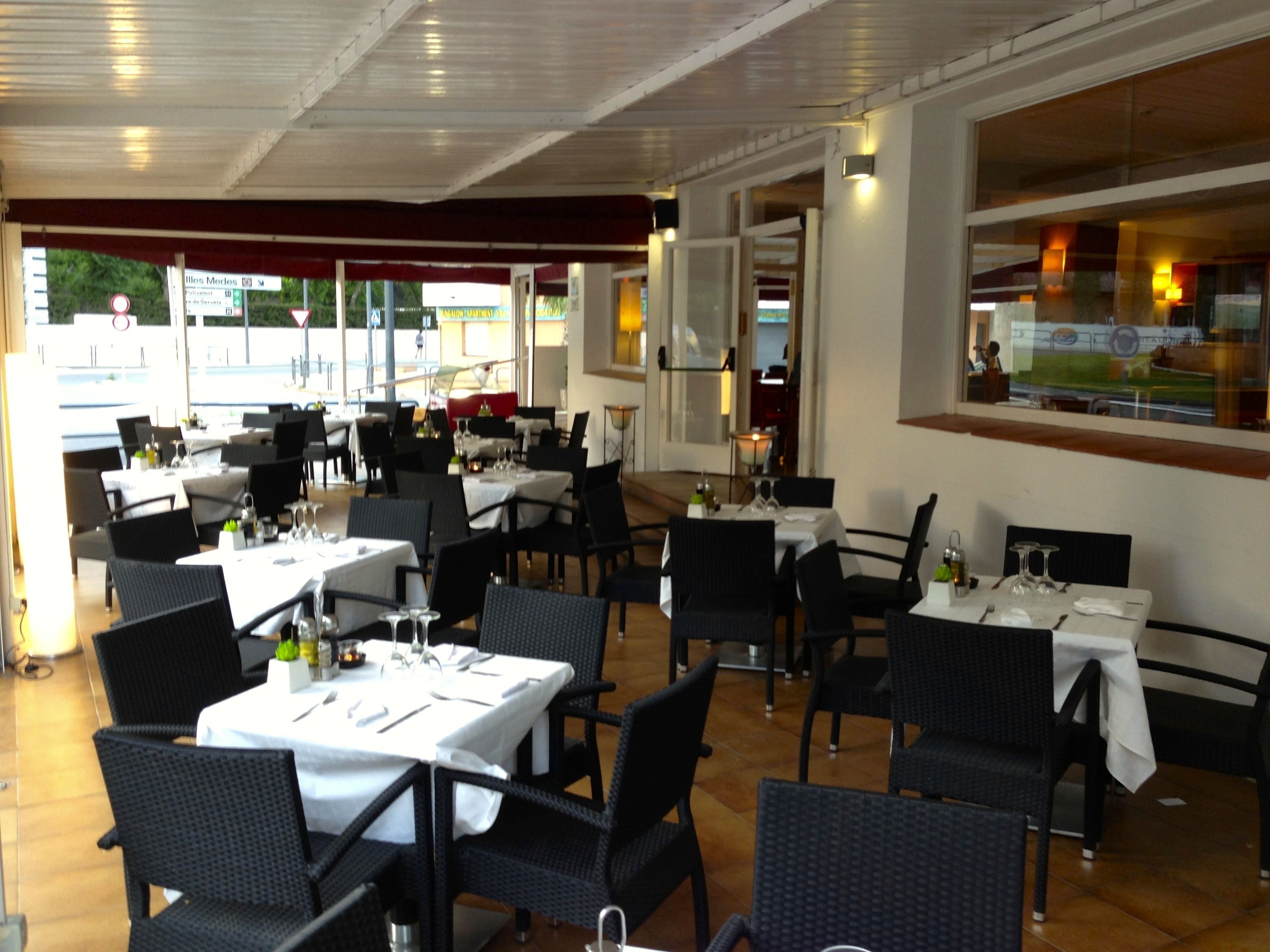 2 من المطاعم، تقديم الإفطار