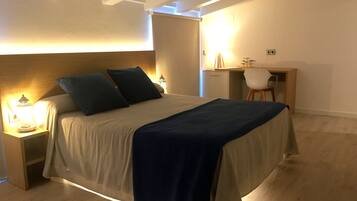 Suite | Desk, laptop workspace, free WiFi, bed sheets