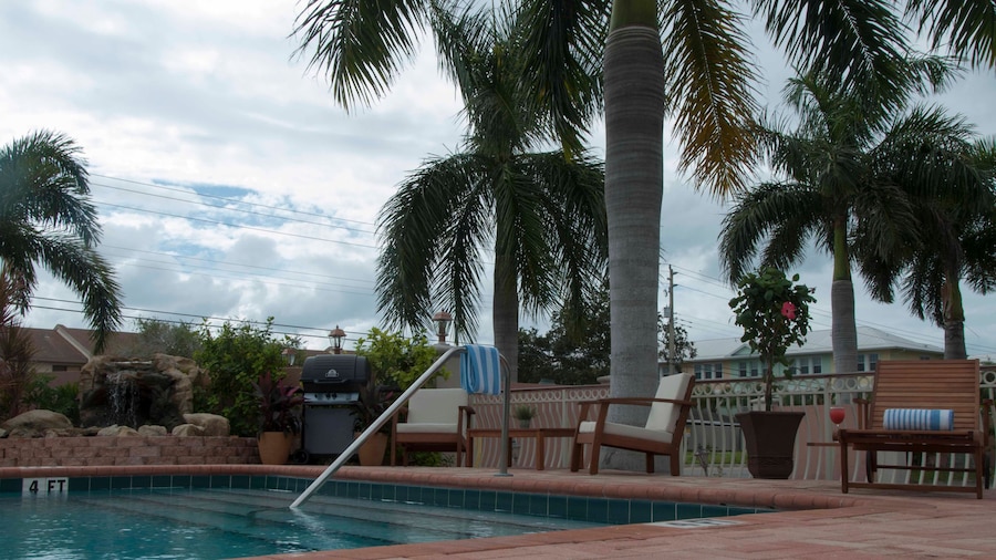 Hibiscus Suites - Gateway to Siesta Key