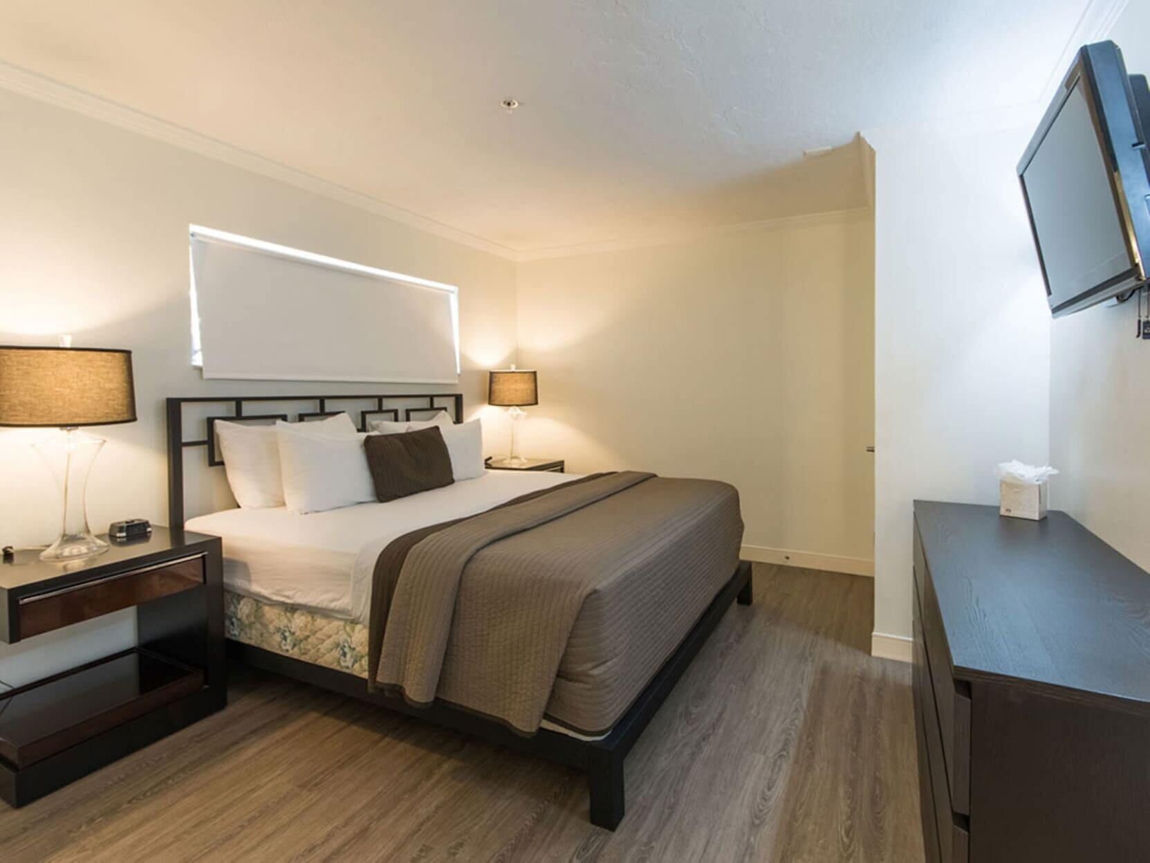Premium bedding, pillowtop beds, in-room safe, desk