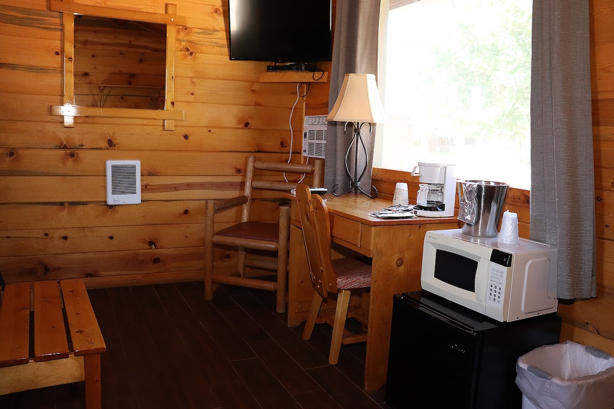 basic single room, 2 double beds | 1 bedroom, pillow-top beds, free wifi, bed sheets