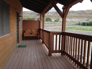 Porch - Yellowstone Valley Inn (Wapiti)