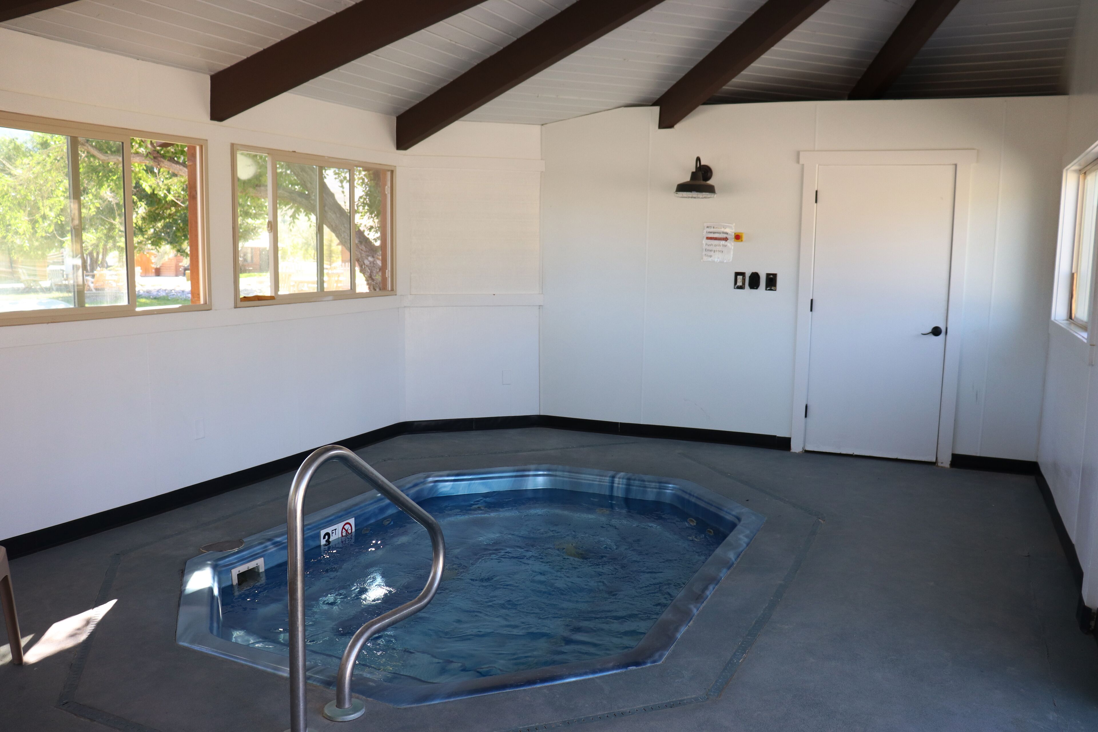 indoor spa tub