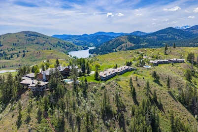 Sun Mountain Lodge