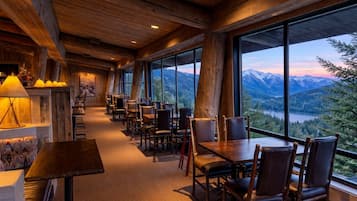 Breakfast, lunch and dinner served