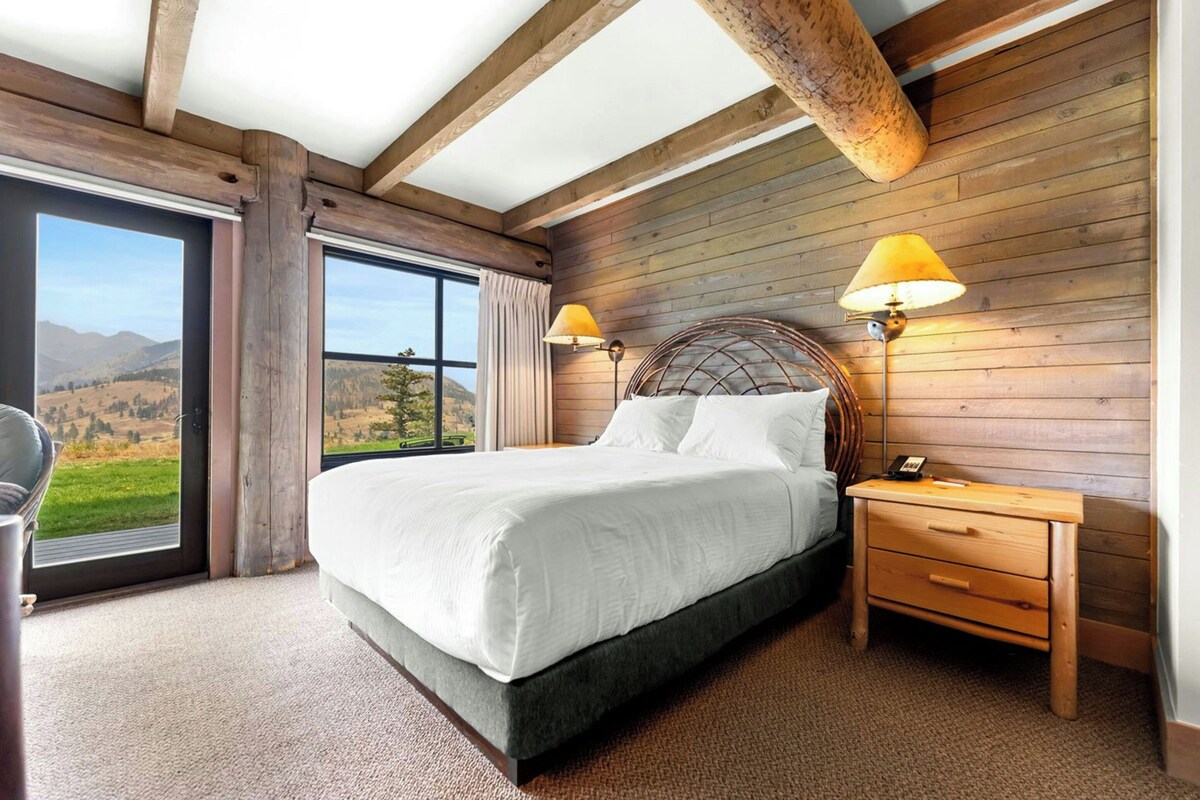 Room, Multiple Beds (Mt. Gardner)