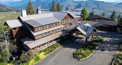 Sun Mountain Lodge