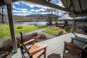 Terrace/patio - Sun Mountain Lodge (Winthrop)